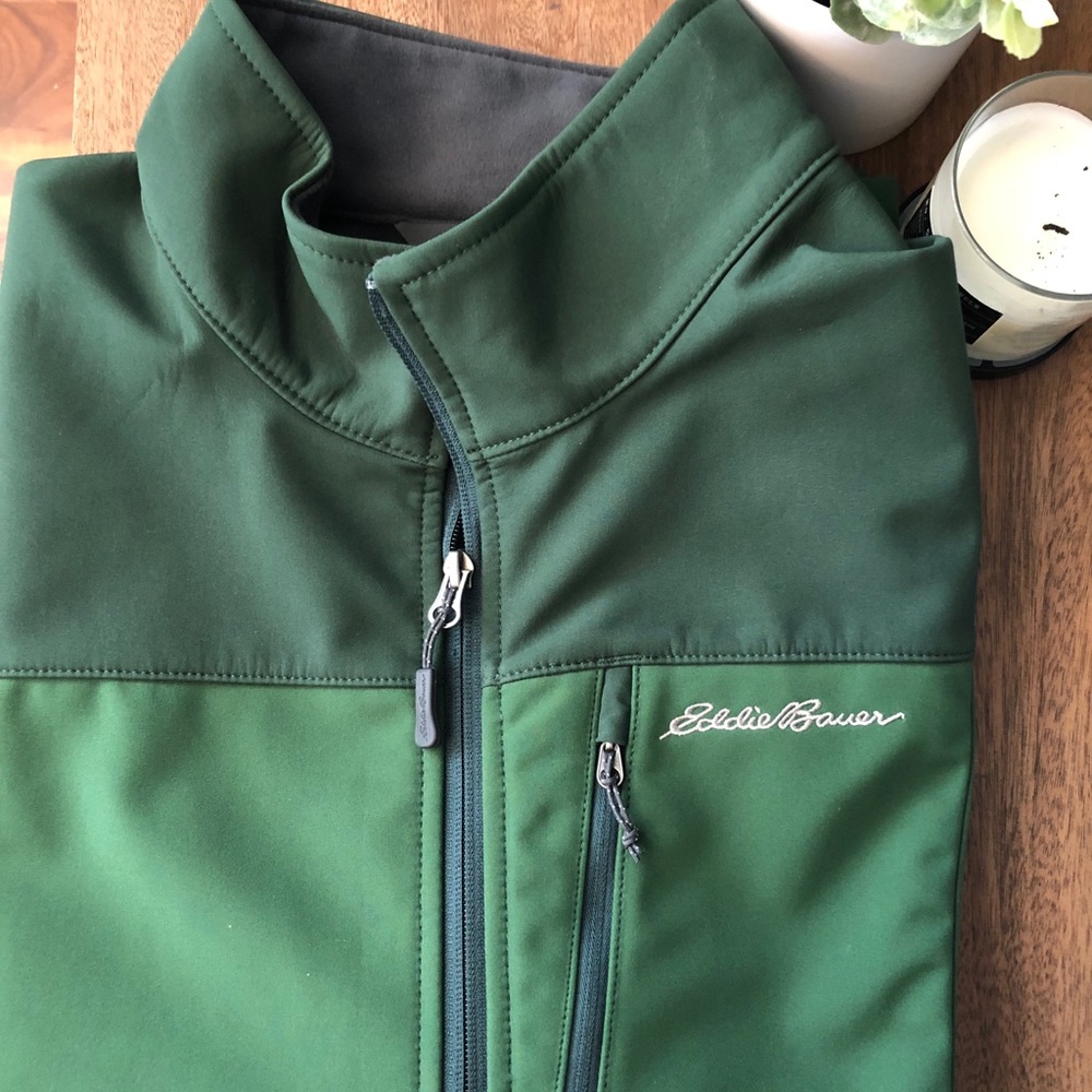 Eddie Bauer: Green Vest